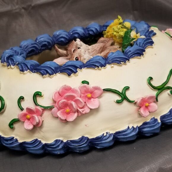 Singing Easter Bunnys ceramic or resin Vintage lights up and sings motion activa - Picture 12 of 16